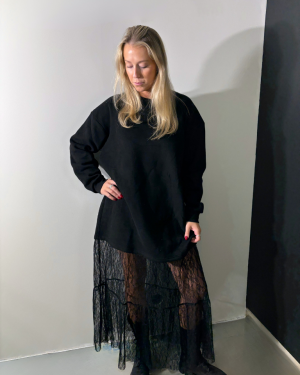 Astrid sweatshirt klänning med spets